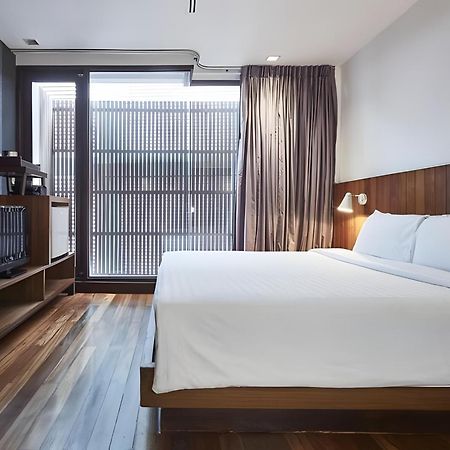 Wish Inn Silom - วิช อินน์ สีลม X Bangkok Kültér fotó