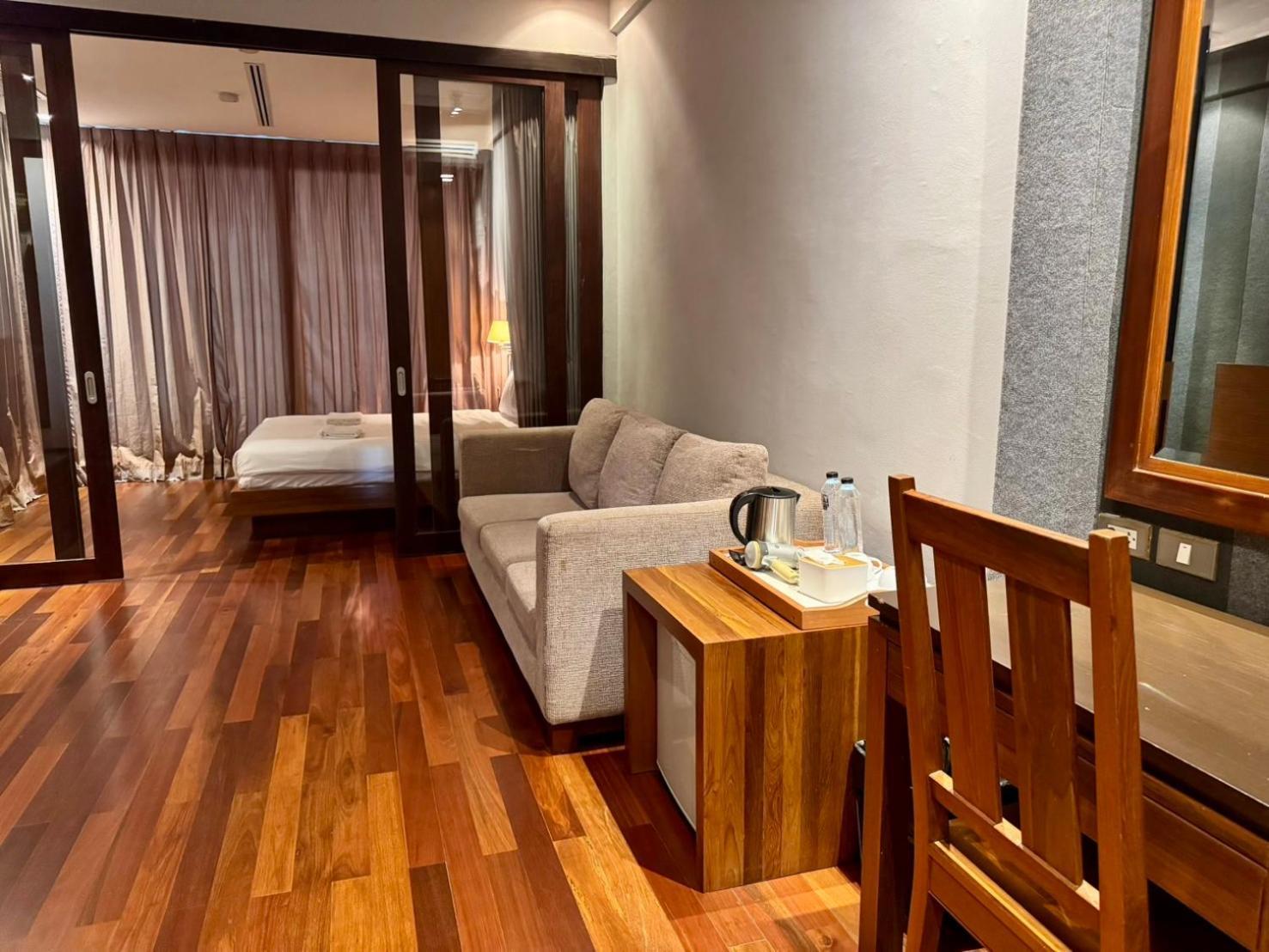 Wish Inn Silom - วิช อินน์ สีลม X Bangkok Kültér fotó