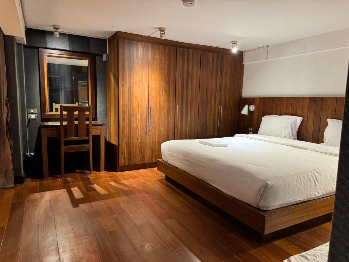 Wish Inn Silom - วิช อินน์ สีลม X Bangkok Kültér fotó